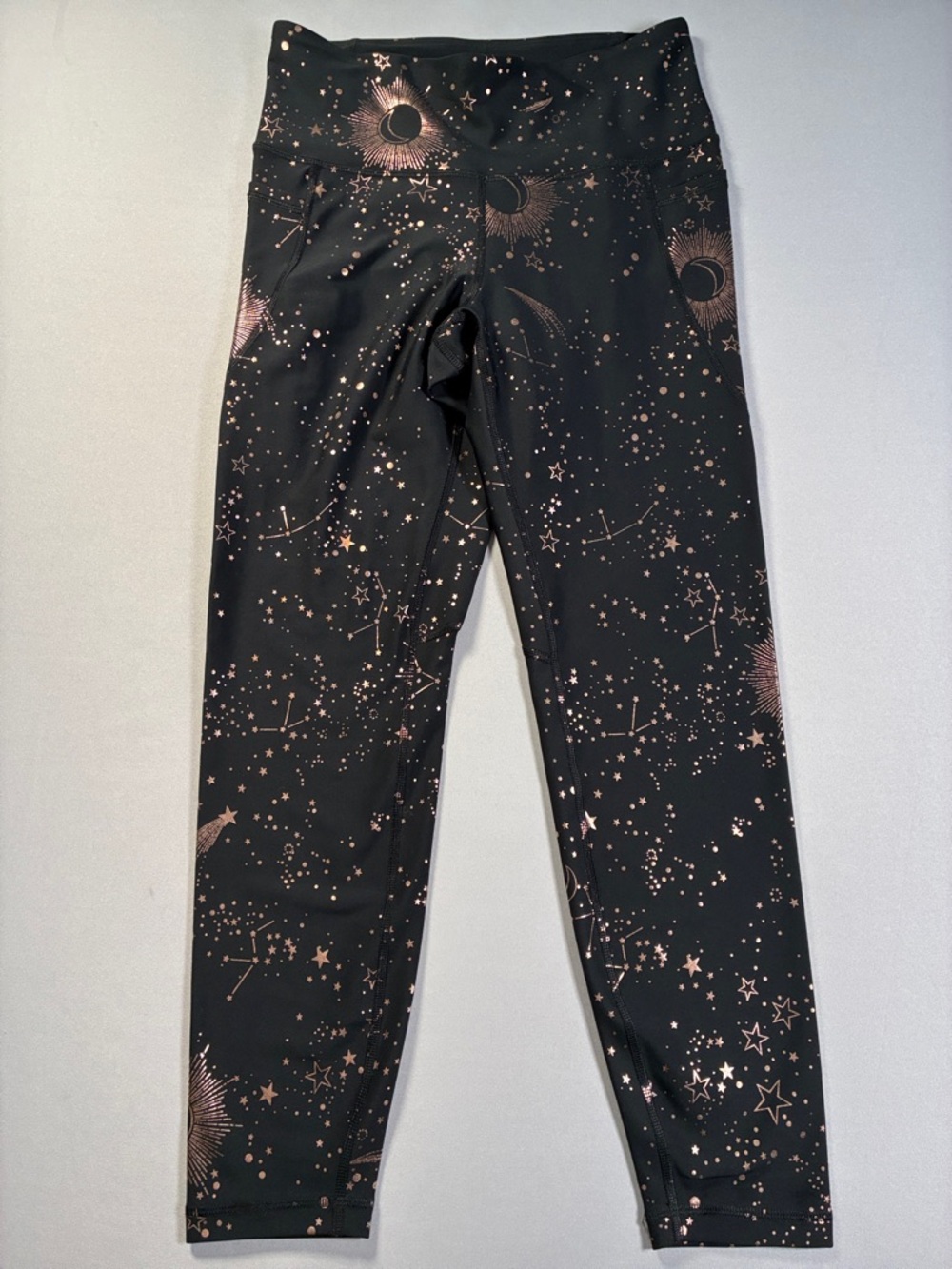Old Navy Active Black Elevate Leggings with White Logo Meduim